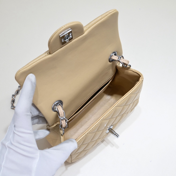 シャネルバッグ着用イメージ